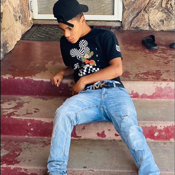 Profile Picture of Kenny Bryant (@kennybryant06) on Poshmark