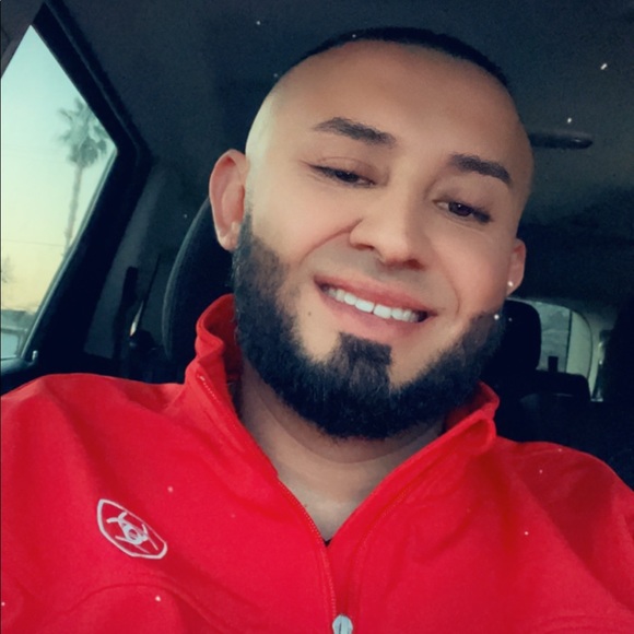 Profile Picture of Alejandro Esquivel (@alejandroesq988) on Poshmark