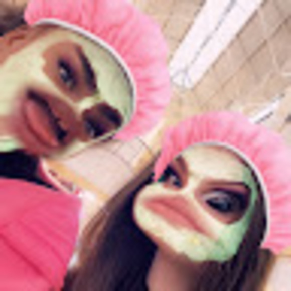 Profile Picture of Mackenzie Arkowitz (@markowitz819) on Poshmark