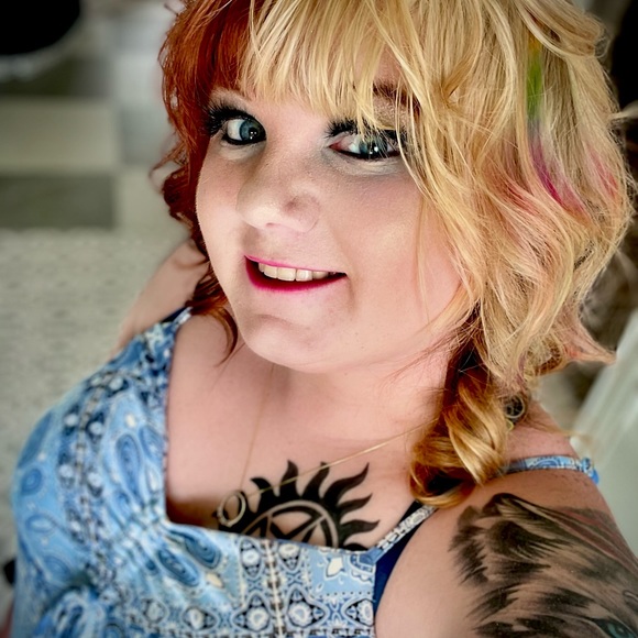 Profile Picture of Adelina Hargens (@adelinamae20) on Poshmark