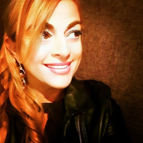 Profile Picture of Fran Mcbarron (@thecandiiclub) on Poshmark