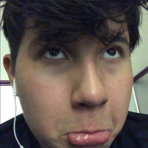 Profile Picture of Ariel Salazar (@warapdak) on Poshmark