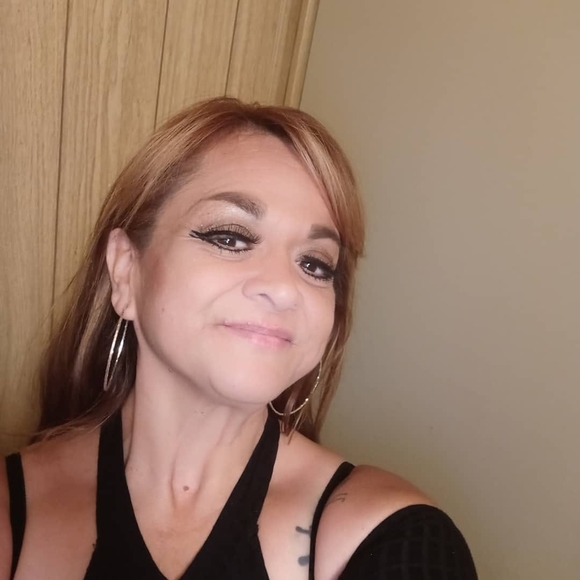 Profile Picture of Erica Robledo (@ericasoto) on Poshmark