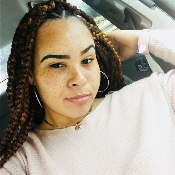 Sophia Becker - Poshmark Profile Picture of Sophia Becker (@sophia_becker) on Poshmark