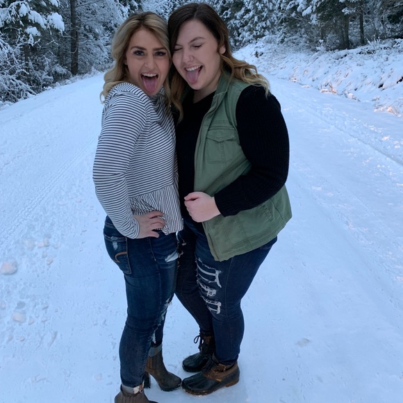 Profile Picture of Hailey Gauthier (@haileyng123456) on Poshmark
