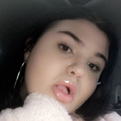 Profile Picture of Carrie Stringer (@CarrieStringe11) on Twitter