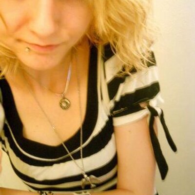 Profile Picture of Penny Lowe (@Pennyiea274) on Twitter