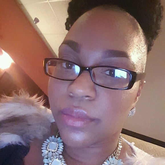 Profile Picture of Joanne Fowling (@jfowling) on Poshmark