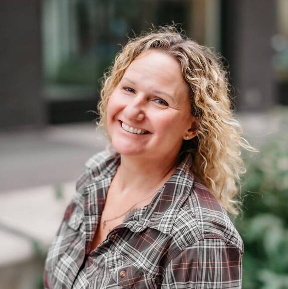 Profile Picture of Laurie Timmen (@laurietimmen) on Poshmark