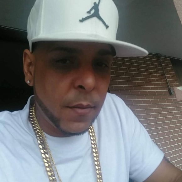 Profile Picture of Jose Malpica (@piru186) on Poshmark