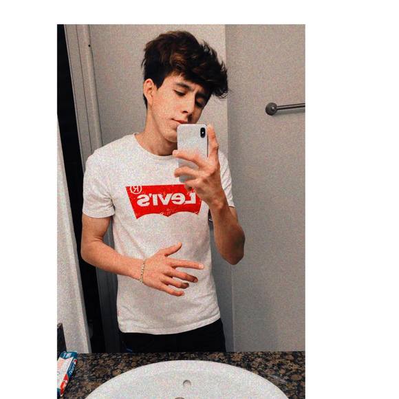 Profile Picture of Ediberto Mejia (@frelinmejia83) on Poshmark