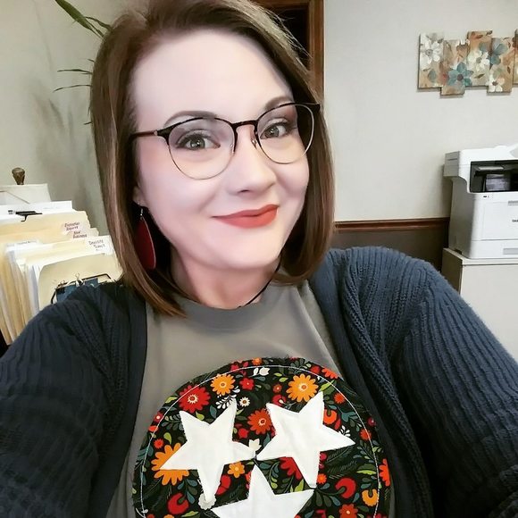 Amber Sam - Poshmark Profile Picture of Amber Sam (@amberdsam86) on Poshmark