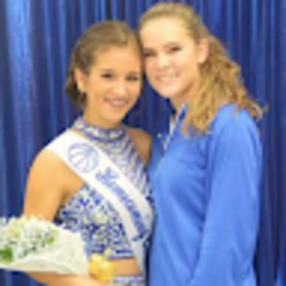 Profile Picture of Callie Schultz (@callie_schultz) on Poshmark