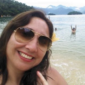 Profile Picture of Luz Santana (@luzsantana40) on Twitter