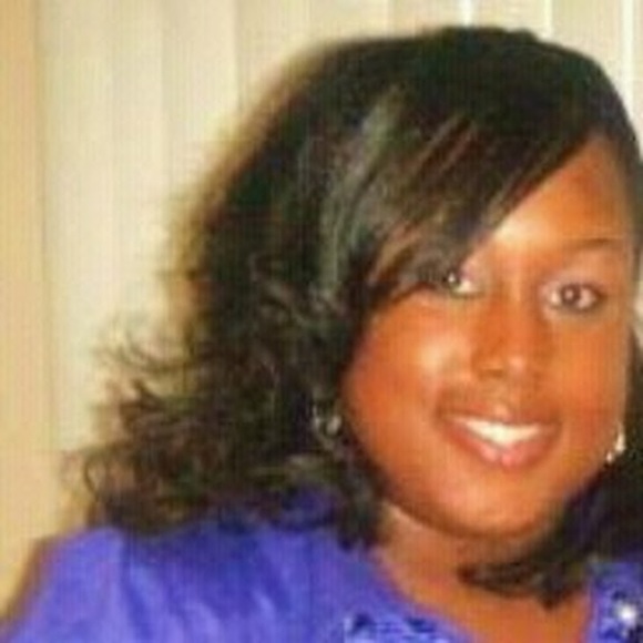 Profile Picture of Deshunta Wright-fields (@deshuntaw) on Poshmark