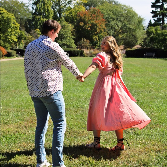 Profile Picture of Kate Dheel (@kateisabella) on Poshmark