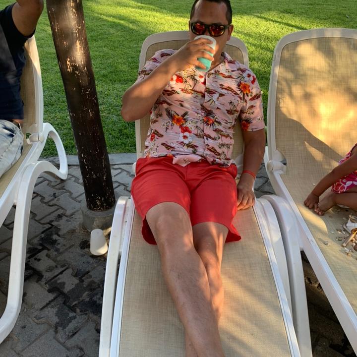 Profile Picture of JONATHAN (@jonathanshop) on Tiktok