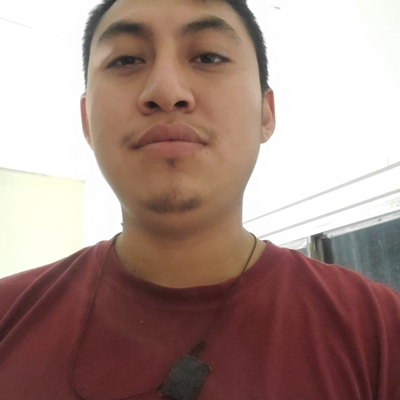 Profile Picture of Gonzalez Gonzalez (@gonzalezgonz808) on Poshmark