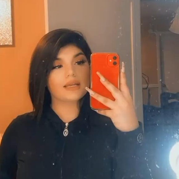 Jasmine Castaneda - Poshmark Profile Picture of Jasmine Castaneda (@jasmine_ymcmb26) on Poshmark