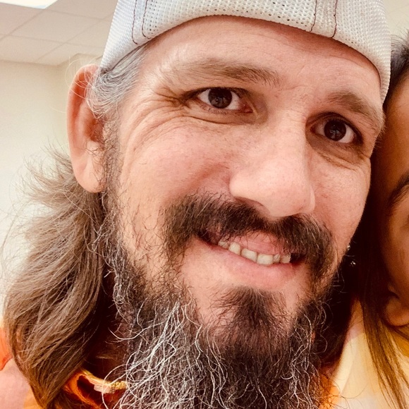 Profile Picture of Lon Davis (@londavis) on Poshmark