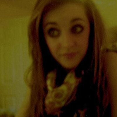 Profile Picture of Zoe Anne Lawton (@Zogglles) on Twitter