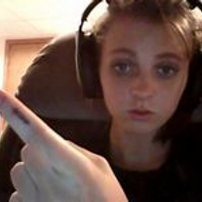 Profile Picture of Viola Hansen (@Violax53) on Twitter