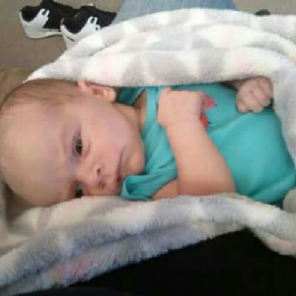 Profile Picture of Amanda Mayer (@amandagma) on Poshmark