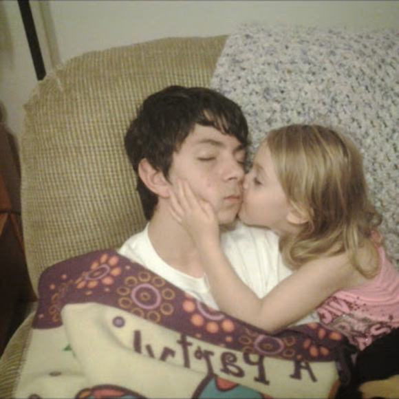 Profile Picture of Julie Servatius (@julieservatius) on Poshmark