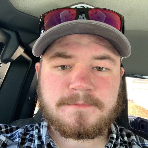 Profile Picture of Dylan Thompson (@djt200221) on Poshmark