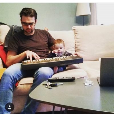 Profile Picture of John Anderson (@johnnyacorn) on Twitter