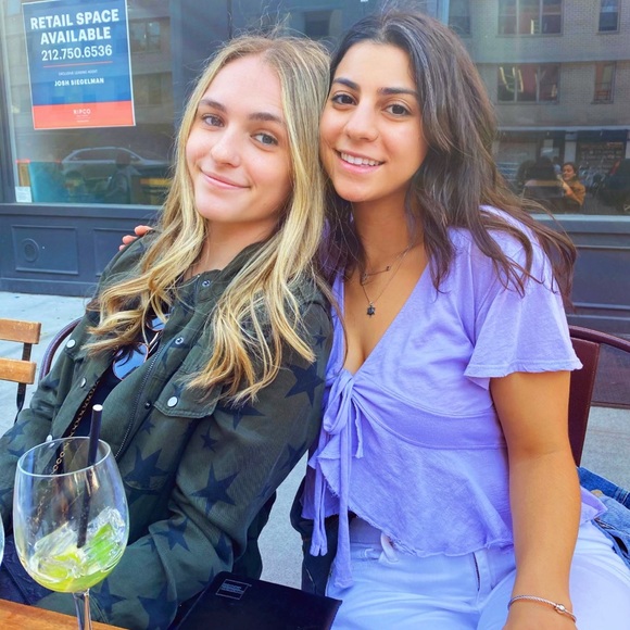 Profile Picture of Julia Rossiello (@jewels9797) on Poshmark