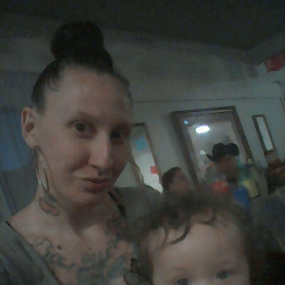 Profile Picture of Holly Prewett (@nicole_85luv) on Poshmark