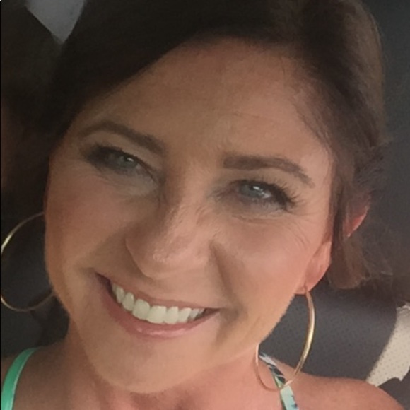 Profile Picture of Kimberly Gillenwater (@kmarie360) on Poshmark