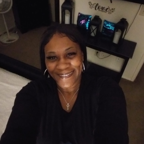 Profile Picture of Dawanda Chears (@wandachears) on Poshmark