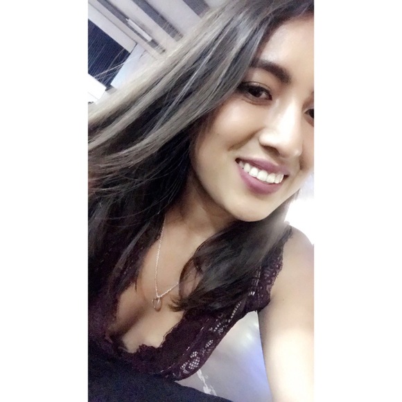 Profile Picture of Lidia Silva (@lidiaasilvaa) on Poshmark