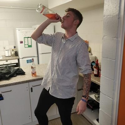 Profile Picture of Tom (@TomDraper_) on Twitter