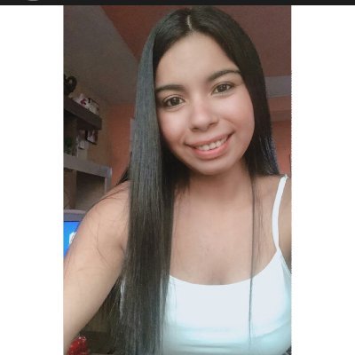 Profile Picture of Claudia Santa Cruz (@ClauSantacruz23) on Twitter