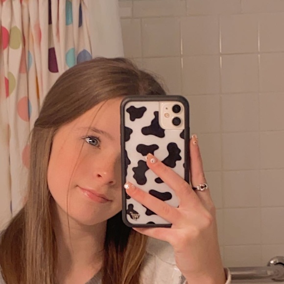 Profile Picture of Emma Sharkey (@emma_sharkey13) on Poshmark