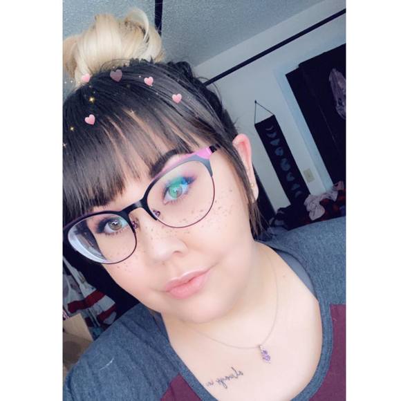 Profile Picture of Brianne Markham (@briannemarkham) on Poshmark