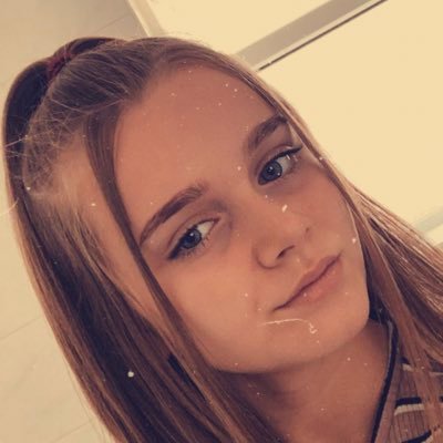 Profile Picture of Darcy Kate Holmes (@darcykate1) on Twitter