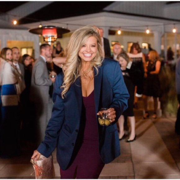 Profile Picture of Casey Oconnell (@caseyloconnell) on Poshmark