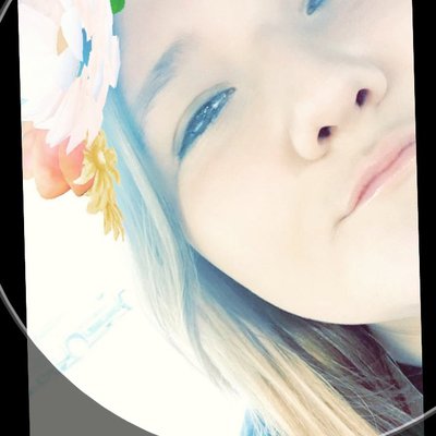 Profile Picture of Elizabeth Breedlove (@elizabe16401532) on Twitter