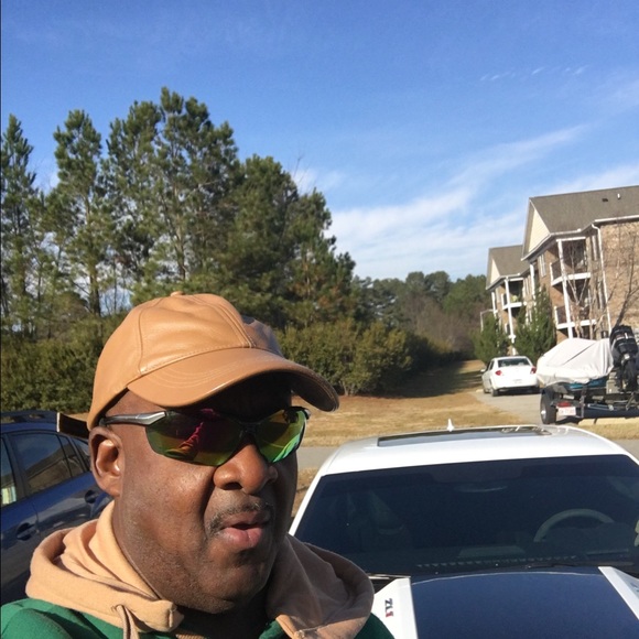 Profile Picture of Mitchell Humphrey (@mhumphre958) on Poshmark