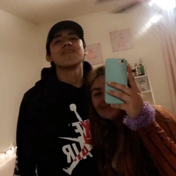 Profile Picture of Perfector Begey (@slangsfoe) on Poshmark