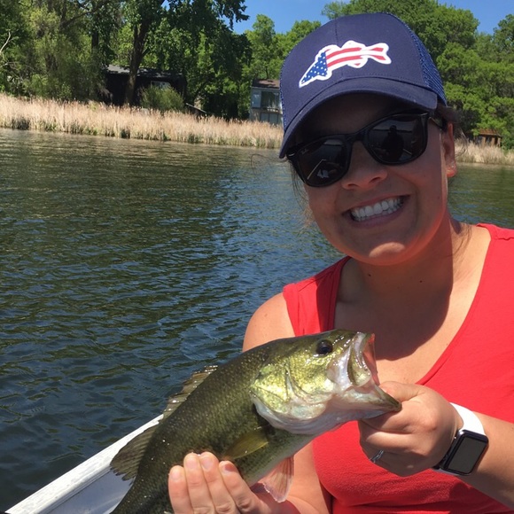 Profile Picture of Rebecca Vanheel (@rmvanheel) on Poshmark