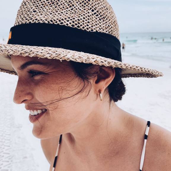 Profile Picture of Kate Davis (@katedavis123) on Poshmark