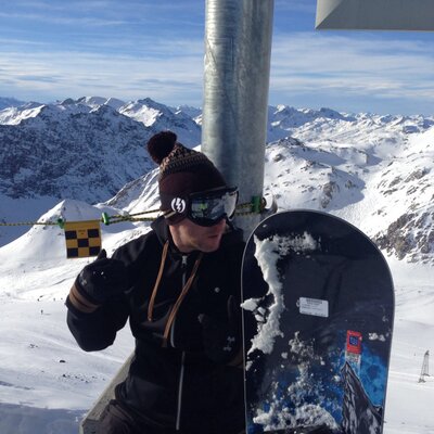 Profile Picture of Scott Paton (@bodies16) on Twitter