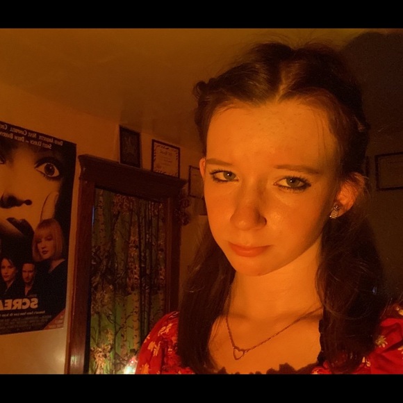 Profile Picture of Sydney Secrist (@secristsydney36) on Poshmark