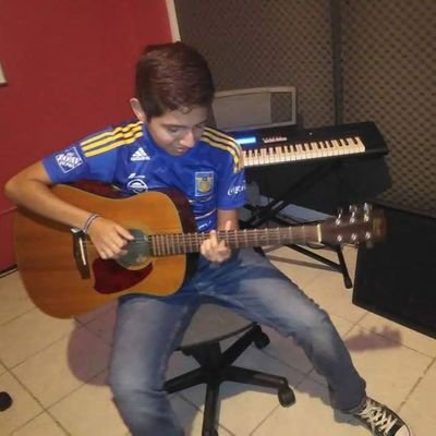 Profile Picture of Adolfo Cerda (@crda21) on Twitter