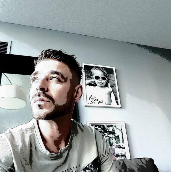 Profile Picture of Fonzo Quercia (@alfonsoquercia) on Poshmark